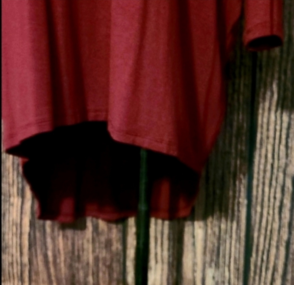 Kate & Mallory Dramatic High-Low Tunic Top - Picture 5 of 7